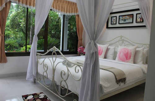 Surin Hotel | White Elephant Resort