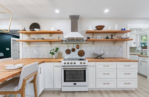 Hutto House | White Feathers Ranch on Brushy Creek, Event Space & Luxury Farmhouse Retreat.