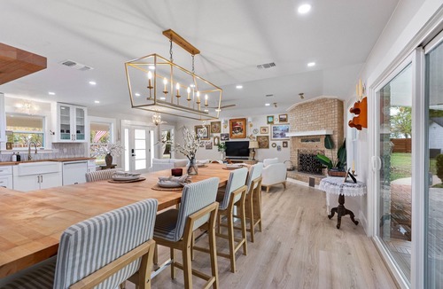 Hutto House | White Feathers Ranch on Brushy Creek, Event Space & Luxury Farmhouse Retreat.