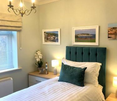 Scarborough Apartment | White Gable