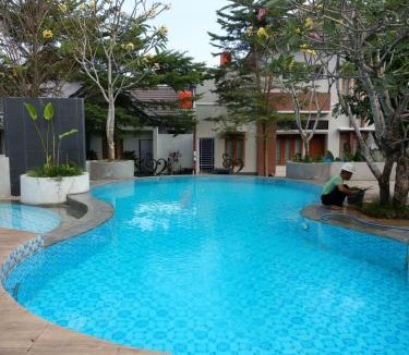 Sleman Hostel | White Gloves