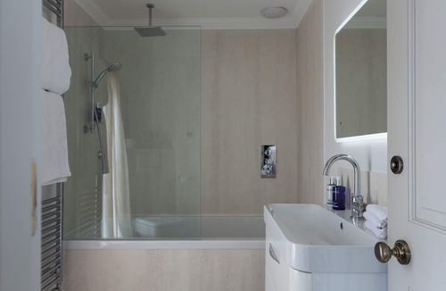 Lincoln Hotel | White Hart Hotel