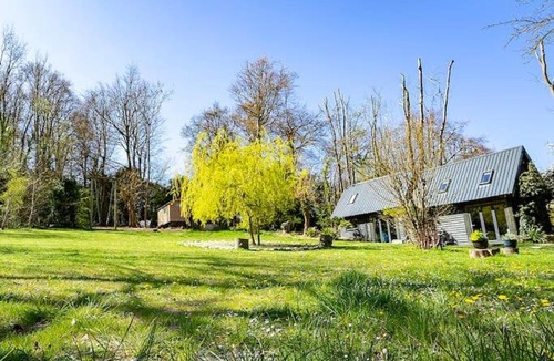 Shoreham Apartment | White Hill Lodge - rustic cabin set in a stunning meadow