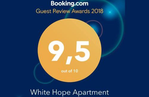 Balconcillo Apartment | White Hope Apartment