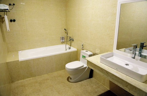 Vinh Hotel | White Hotel