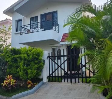 Hosur Villa | White House