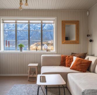 Hamnøya House | White House - Panoramic View