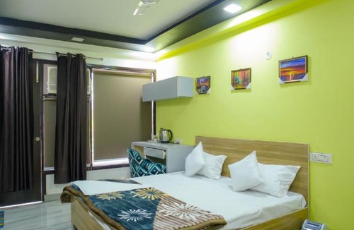 Sushant Lok Hotel | White House residency