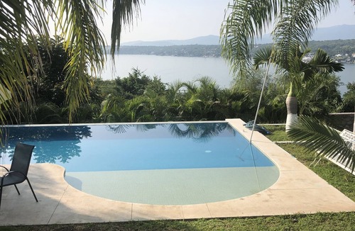 Tequesquitengo House | White House the best house