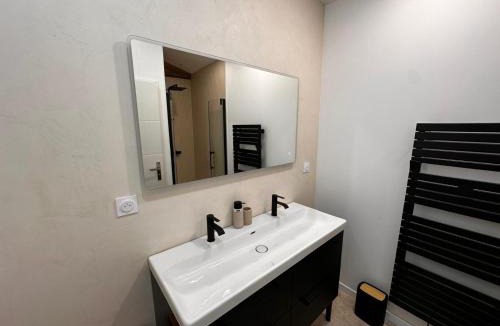 Saint-Liguaire Villa | White housse - cabane - Sèvre Niortaise
