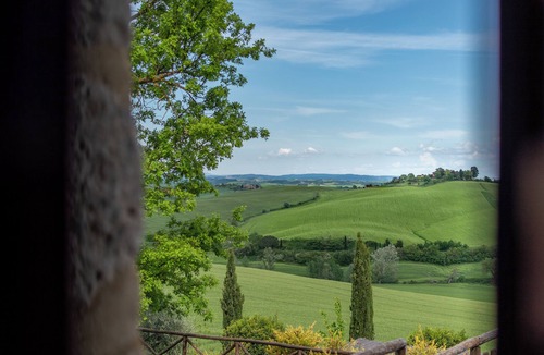 Monteroni d'Arbia Apartment | White Lily with a view of Siena