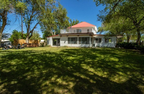 Glenwood Springs House | White Moon Ranch with Panorama River Views