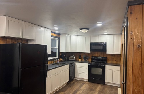 Thornton House | White Mountain Getaway;Hike and Ski Nearby