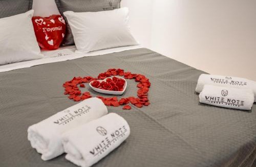 Perivolos Hotel | White Note Luxury Suites
