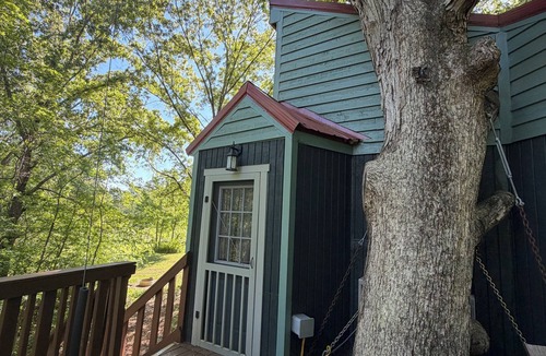 Hardin County Cabin | White Oak Tree House by Garden of the Gods in the Shawnee National Forest