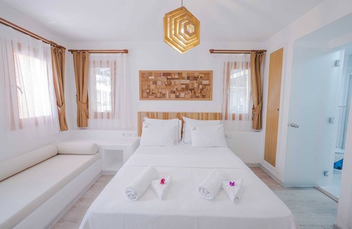 Sigacık Hotel | White Orange