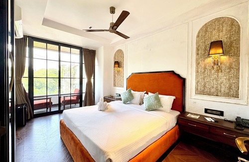Wellington Pier Hotel | White Pearl Colaba