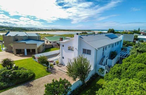 Still Bay House | White Penguin