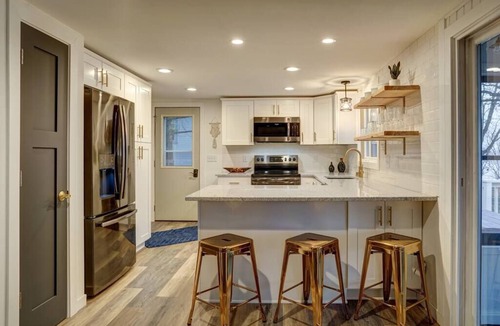 Tichigan House | White Pine Villa-Hot tub, Kayaks, Ice Fishing