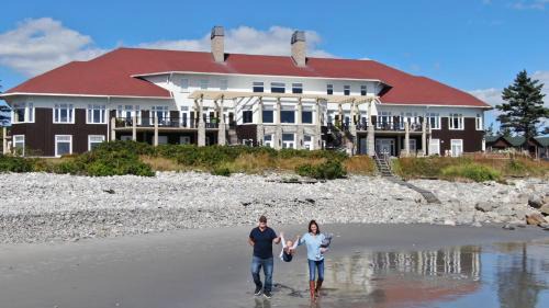 Hunts Point Hotel | White Point Beach Resort