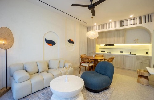 Kutuh Apartment | White Residence