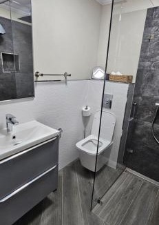 Curtea De Arges Apartment | White rezidence II