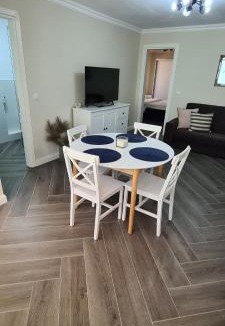 Curtea De Arges Apartment | White rezidence