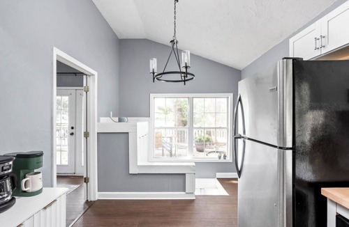 Noblesville House | White River Hideaway Waterfront Fun & Relaxing Views