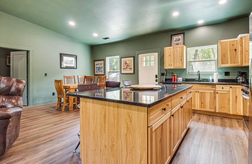 Flippin Cabin | White River Retreat! Family Cabin