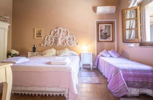 Empoli House | White Room