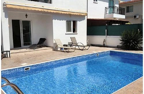 Universal Villa | White Rose Villa