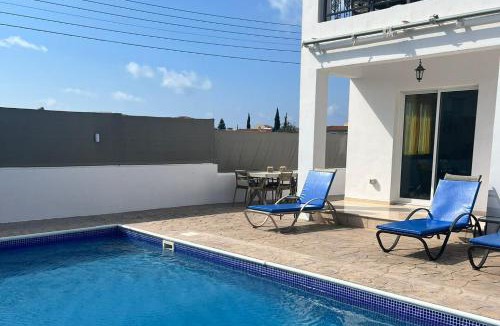Universal Villa | White Rose Villa