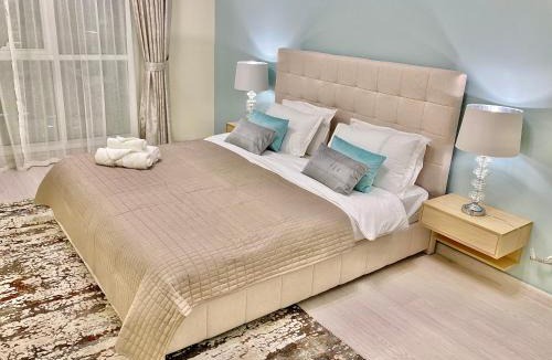 Jumeirah Lake Towers Apartment | White Sage - Lakefront Apartment Amidst Parks With Lake Access