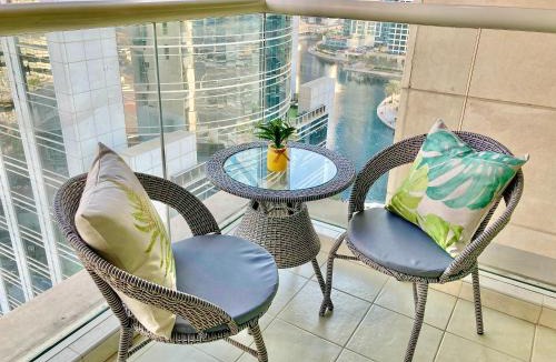 Jumeirah Lake Towers Apartment | White Sage - Lakefront Apartment Amidst Parks With Lake Access