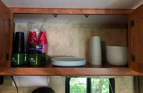 White Salmon House | White Salmon Camp Out (Cold AC, Fire Ring, BBQ)