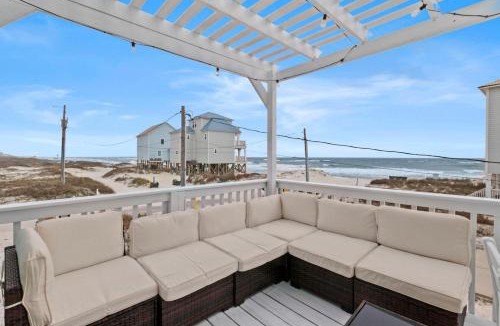 Fort Morgan House | White Sand Beachfront Paradise