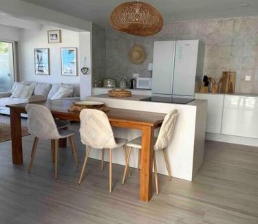 Nettle Bay House | White Sand, Splendid 1 bedroom beachfront, Nettle Bay Beach Club