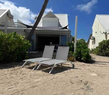 Nettle Bay House | White Sand, Splendid 1 bedroom beachfront, Nettle Bay Beach Club