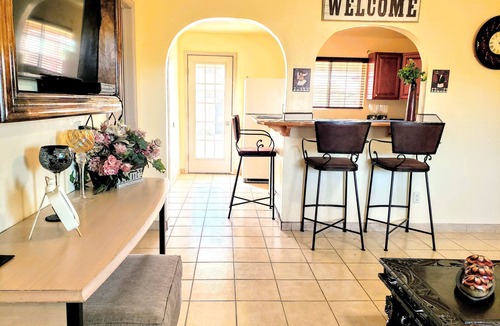 Alamogordo House | White Sands Retreat: Dreamy 3BR Ultimate Comfort & Backyard Bliss!