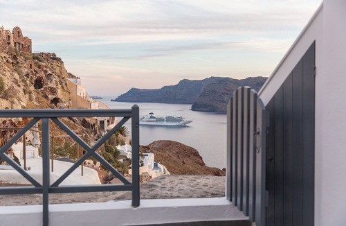 Oia Apartment | White Side Suites