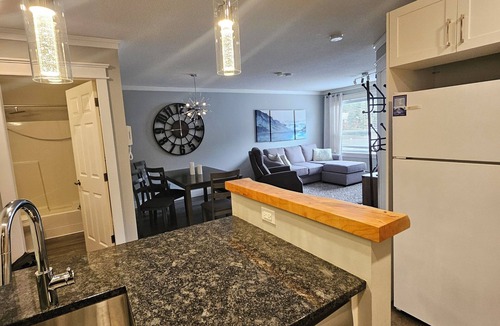 Courtenay Condo | White-Tail Hollow (309 - 1105 Henry Rd)