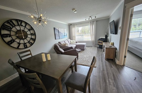 Courtenay Condo | White-Tail Hollow (309 - 1105 Henry Rd)