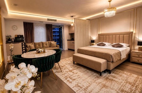 Mamaia-Sat Hotel | White Titanic 5 stele