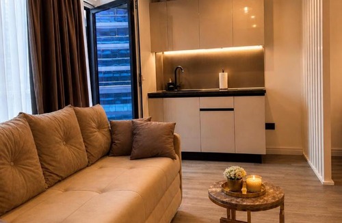 Mamaia-Sat Hotel | White Titanic 5 stele