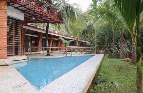 Navi Mumbai Villa | White Triangle By Joy Suites