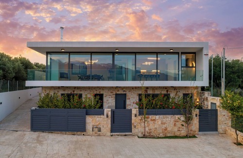 Katochori Villa | White View Villa by Alex – Your Dream Holiday in the Heart of Crete