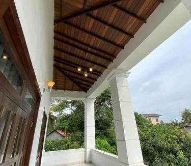 Welisara Villa | White villa