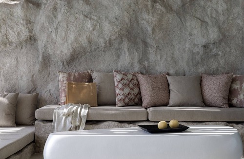 Paraga House | WhiteArt Suites