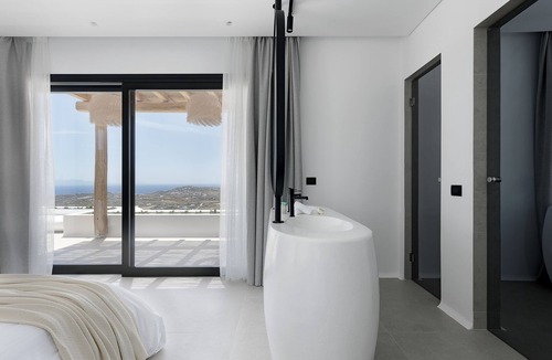 Paraga House | WhiteArt Suites