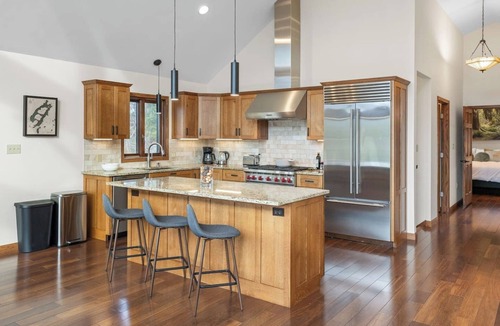 Wilmington House | Whiteface Panoramic View, Hot Tub, Gas Fireplace